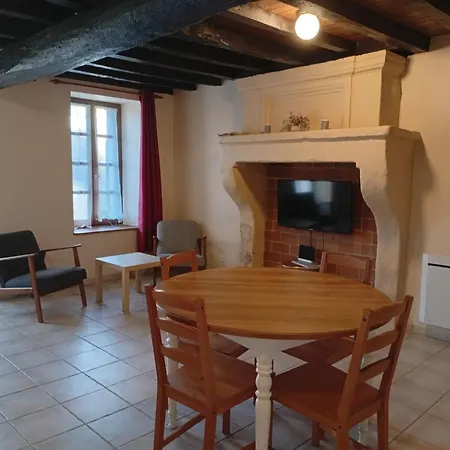 Dans Un De Chateau De L'estang Pansiyon